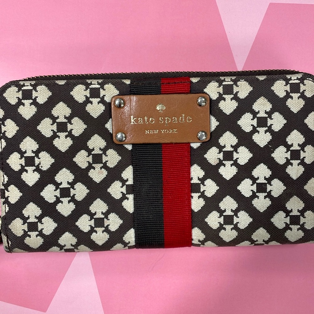 Kate Spade Zip Wallet